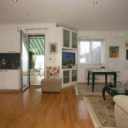 Halugica Apartment