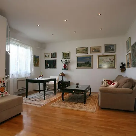 Halugica Apartment