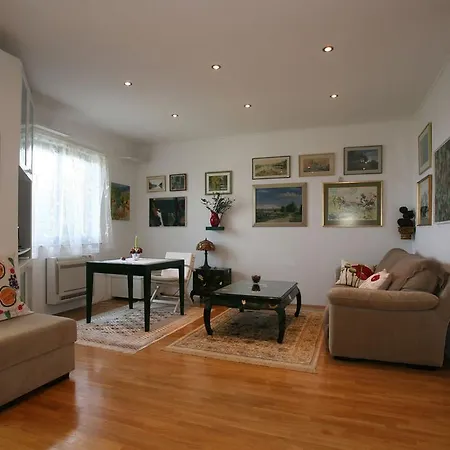 Halugica Apartamento