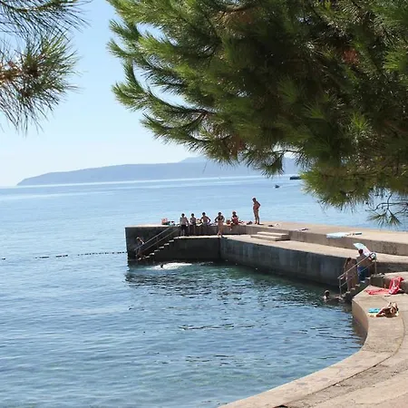 Halugica Apartment *